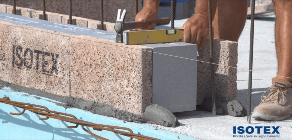 posa primo corso di blocchi isotex